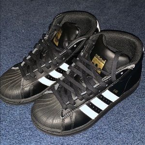 Boys Adidas high top classics